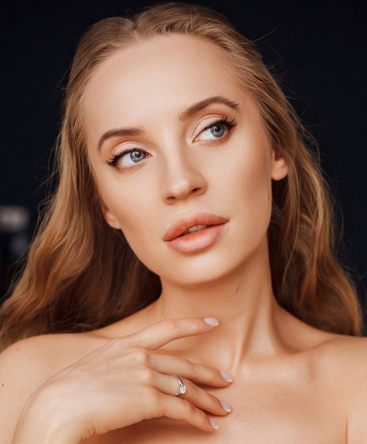 Portrait of a woman with natural makeup.